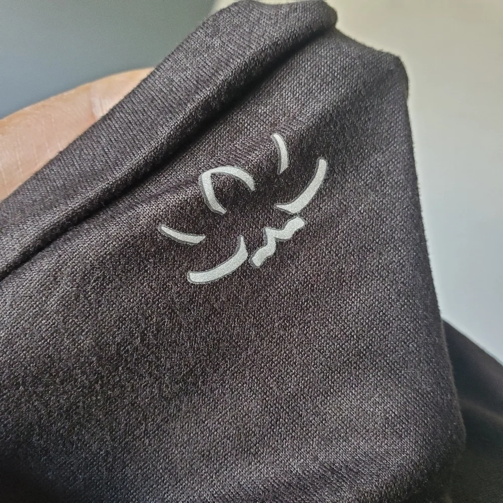 NWT Beyond Yoga Hidden Pocket Infinity Scarf Black